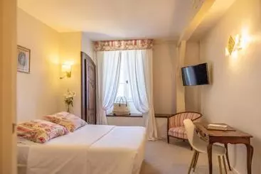 Hotel Logis Hôtel Restaurant Château Bellevue