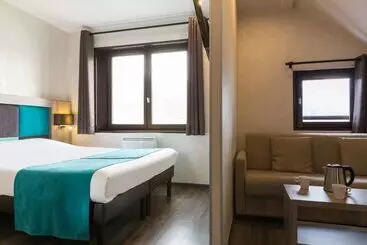 Отель Hôtel Beauregard, The Originals Relais