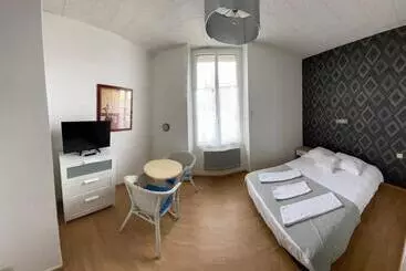 هتل Hôtel De Nantes