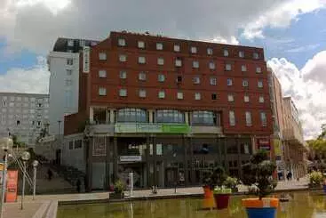 Hotell Campanile Saint Quentin En Yvelines