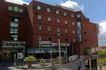 בית מלון כפרי Campanile Saint Quentin En Yvelines