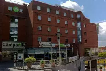 ホテル Campanile Saint Quentin En Yvelines