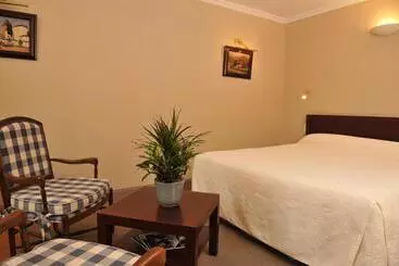 هتل Hôtel Des Pyrénées