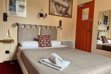 هتل Hôtel Le Colbert