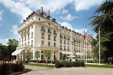 ホテル Waldorf Astoria Versailles   Trianon Palace