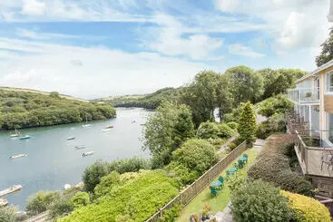 Отель Cormorant