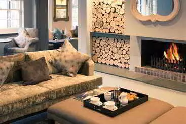 호텔 Mercure Box Hill Burford Bridge