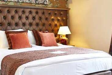 בית מלון כפרי The Coleshill By Greene King Inns