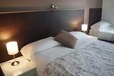 Отель Kingswood