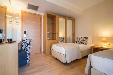 Отель Galaxy Beach Resort Bw Premier Collection