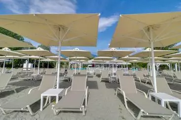 فندق Olympian Bay Grand Resort