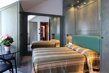 Отель Da ö Vittorio Srl