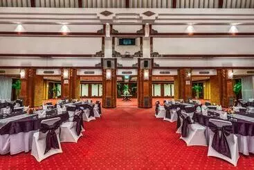 هتل Discovery Kartika Plaza