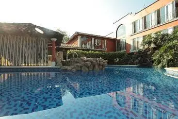 Hosteria Las Quintas Hotel Restaurante Bar