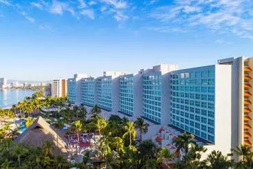 호텔 Sheraton Buganvilias Resort & Convention Center