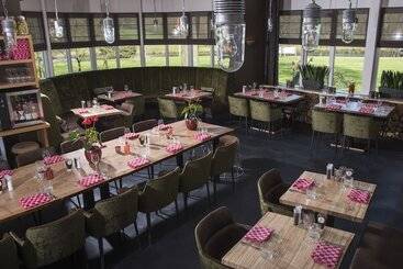 فندق Landgoed Lauswolt