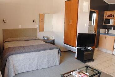 Hotel Teal Motor Lodge