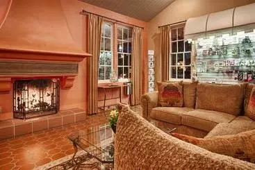 فندق Best Western Plus Pepper Tree Inn