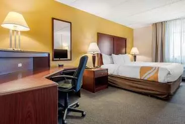 Hotelli Quality Inn & Suites