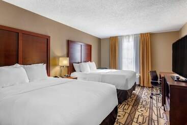 호텔 Comfort Inn & Suites