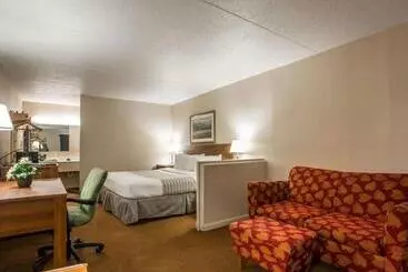 Hotel Econo Lodge Inn & Suites At Fort Moore
