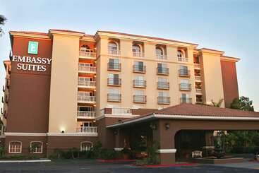 فندق Embassy Suites By Hilton Anaheim North
