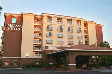 Отель Embassy Suites By Hilton Anaheim North