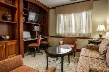 ホテル Quality Inn & Suites Biltmore East