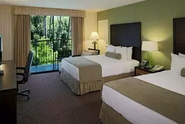 בית מלון כפרי Crowne Plaza  Mission Valley