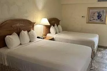 Ramada Hotel & Conference Center By Wyndham Las Cruces