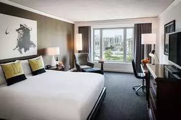 Отель The Logan Philadelphia Curio Collection By Hilton