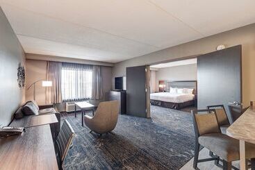 Doubletree By Hilton Hotel Bloomington