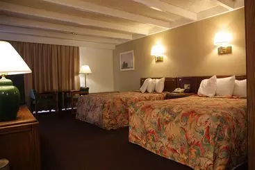 Отель New Stanton Garden Inn