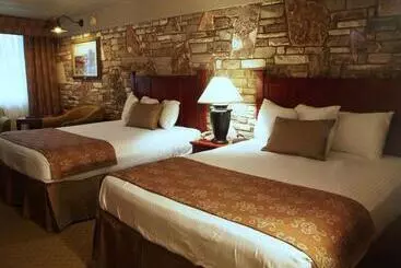 Inn Of The Hills Hotel And Conference Center