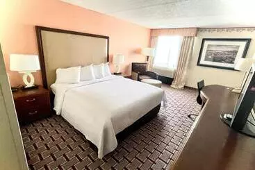 Fairbridge Hotel Cleveland East