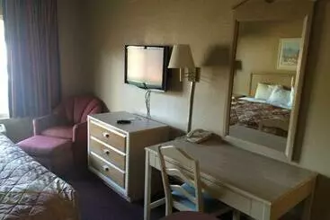 בית מלון כפרי Valuelodge Busch Gardens  Tampa