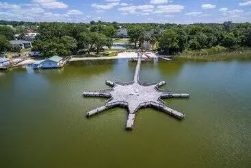فندق Lakeside Inn On Lake Dora