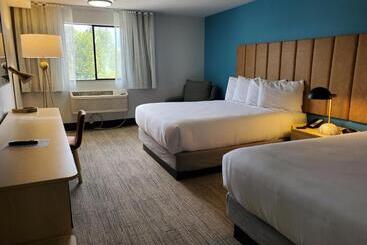 Thea Tacoma, Ascend Hotel Collection