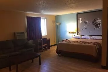 مُتل Super 8 By Wyndham Raton