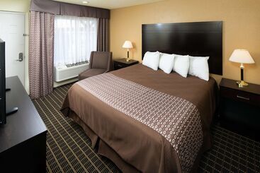 هتل Red Lion Inn & Suites Redding