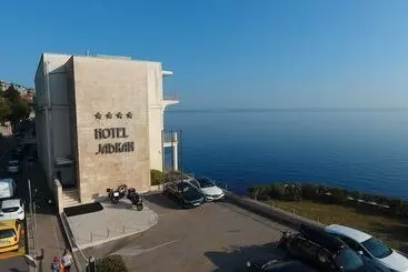 فندق Jadran