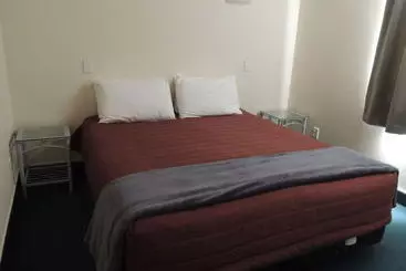 Fountain Court Motel