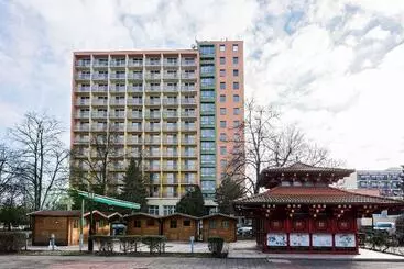 בית מלון כפרי Barátság