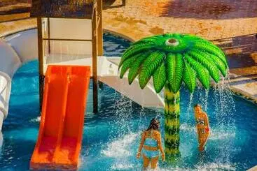 渡假胜地 San Carlos Plaza