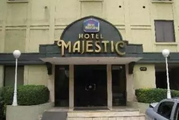 בית מלון כפרי Majestic City Center