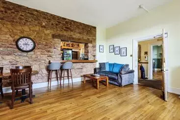 בית מלון כפרי The White House Guest House