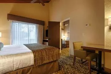 هتل Best Western The Inn & Suites Pacific Grove