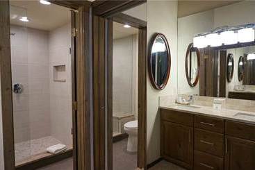 Отель Snowmass Lodging Company