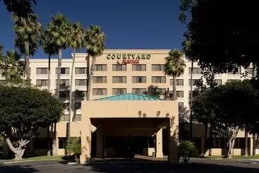 Отель Courtyard By Marriott Cypress Anaheim / Orange County