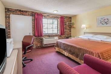 Otel Travelodge By Wyndham Airport Platte City